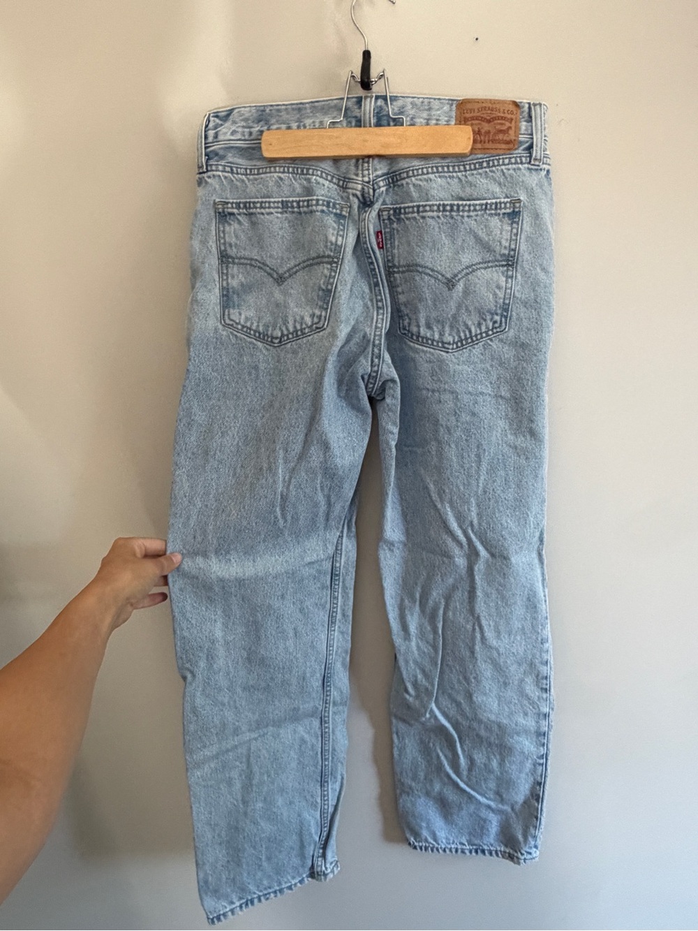 Levi's Men's Light Wash Relaxed Jeans - Classic Back Pocket Style